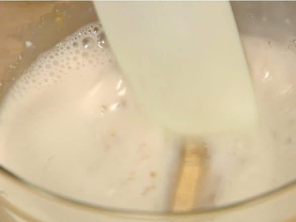 Mescolate gli ingredienti assicurandovi di rimuovere qualsiasi grumo di amido di kuzu.