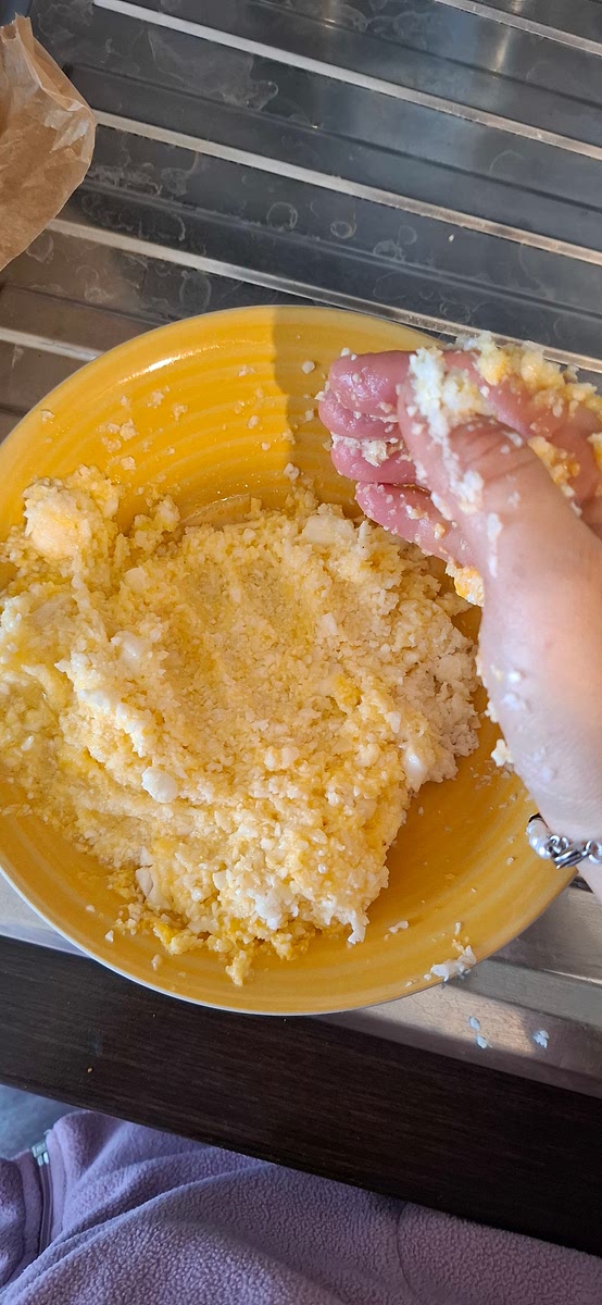 Impasta con uovo e metti in teglia