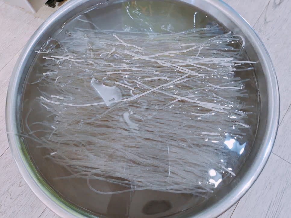 당면은 30분 정도 물에 불려주세요