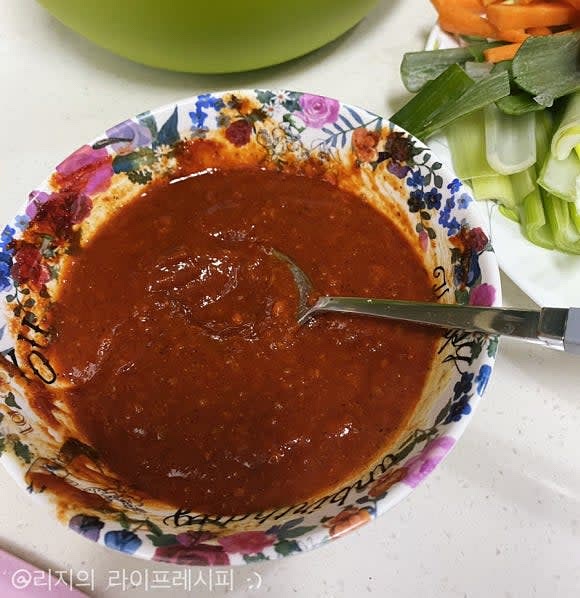 백순대를 찍어먹을 양념장을 만들어주세요