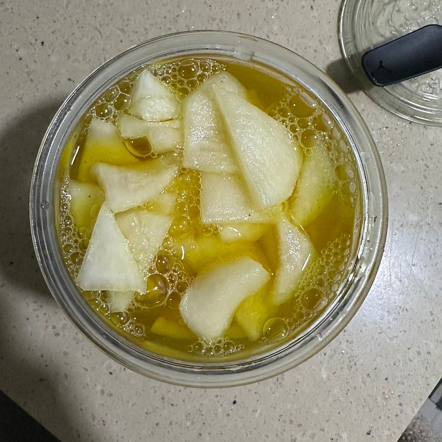 반나절 재워두면 단무지 완성