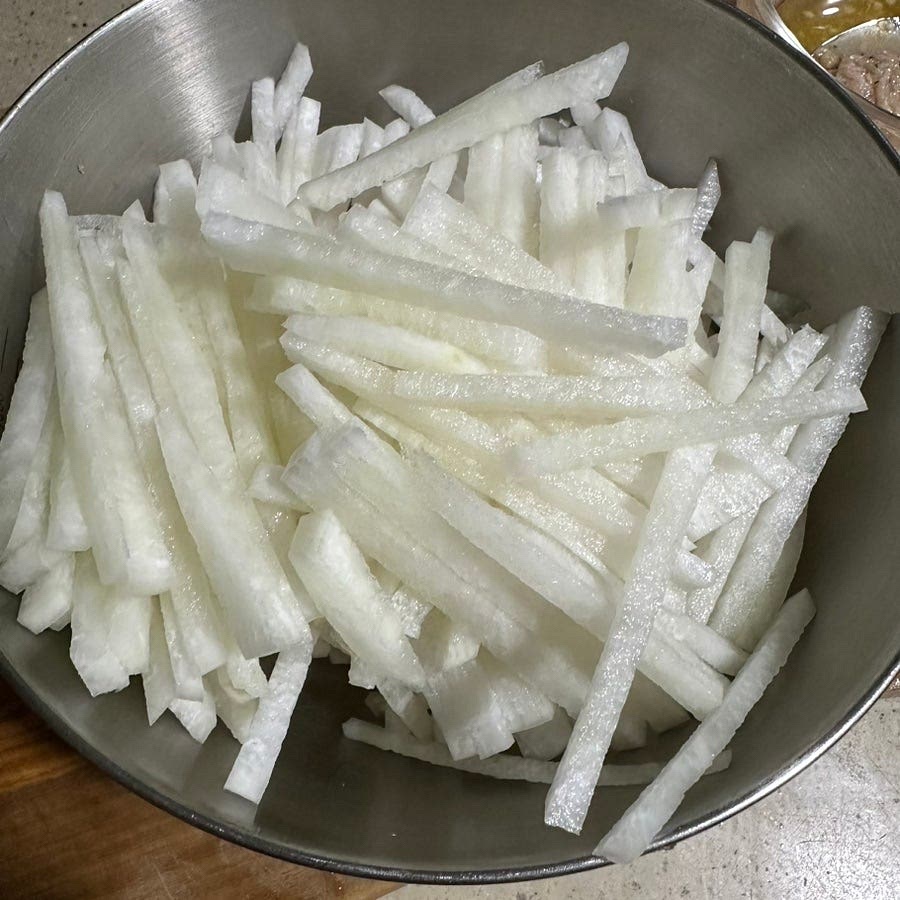 무를 채쳐주세요.