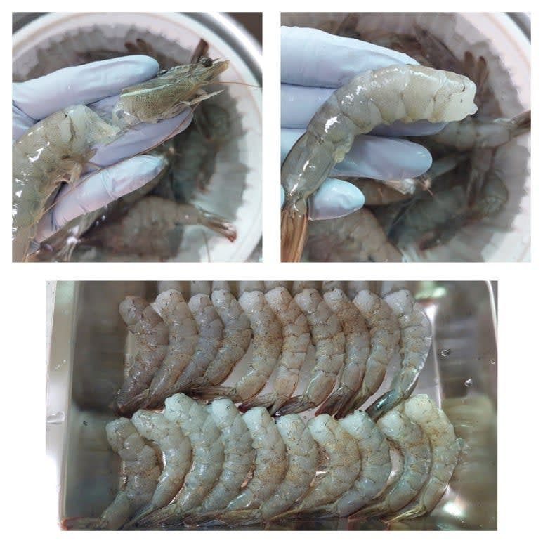 새우는 머리와 껍질을 제거해 깨끗이 씻은 뒤 소금 ,후추,맛술 1스푼 넣어 밑간을 해 줍니다.