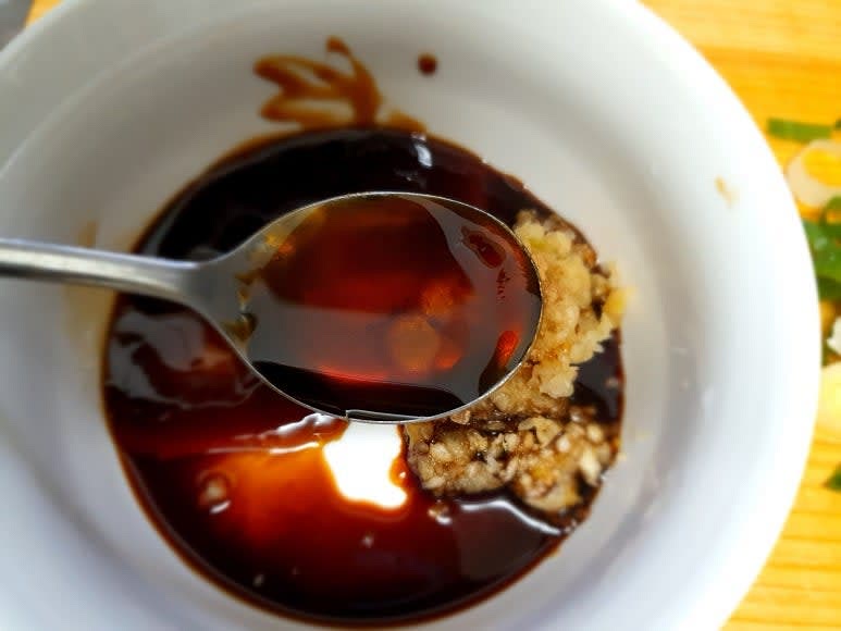 분량의 양념장을 섞어준다. (마늘, 굴소스, 간장, 올리고당, 까나리액젓)