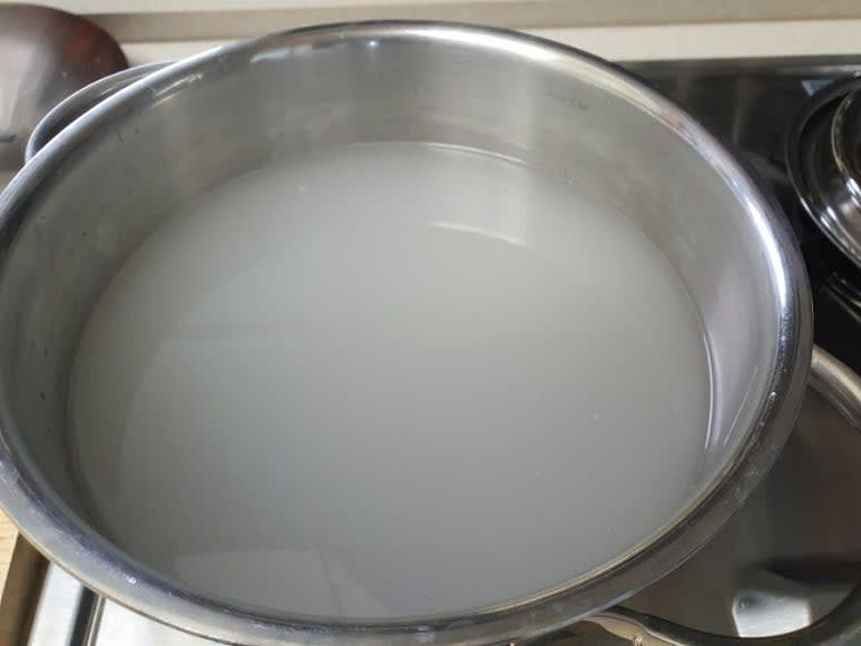 쌀뜨물 800cc 준비 (없으면 생수 가능)