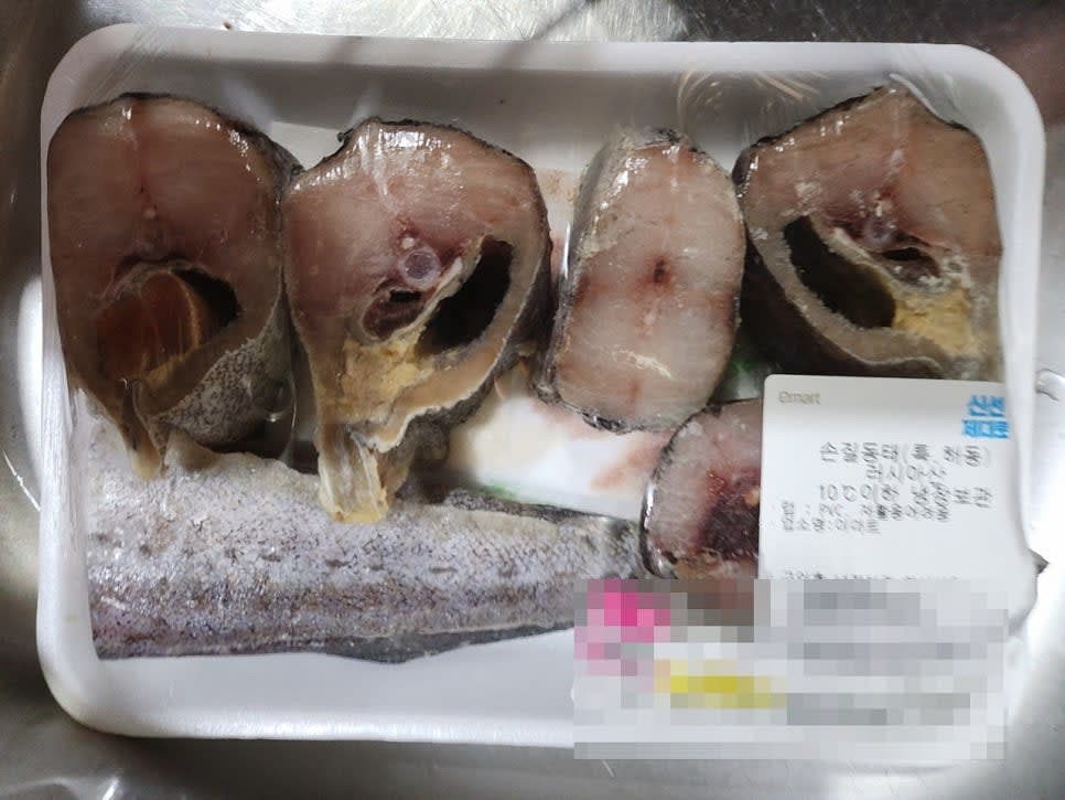 동태는 흐르는 물에 깨끗하게 씻어 준비해 주세요