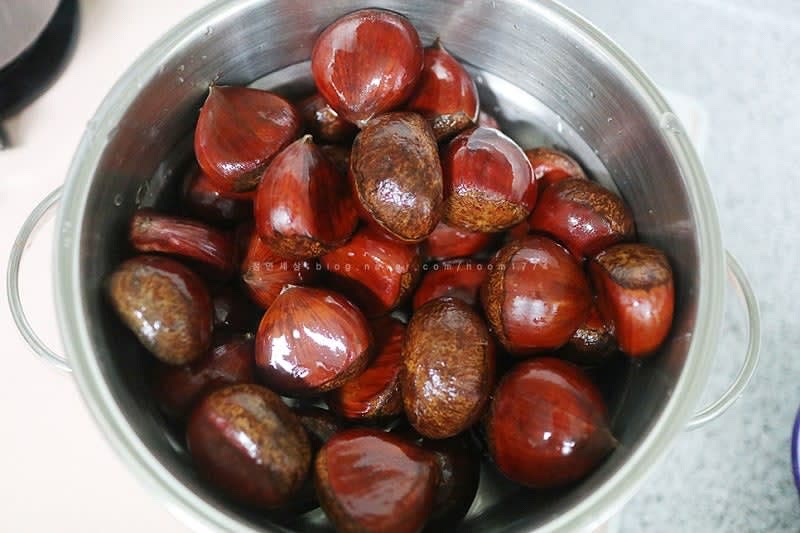 찜기에 넣고 20~30분 쪄주기