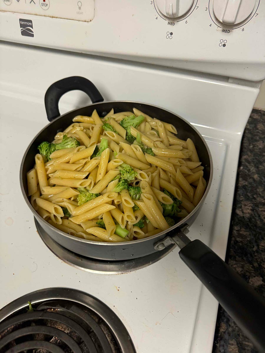 1. Bring a large pot of water to a boil. Add the penne, and cook at a roiling boil until the pasta is just tender. Drain, rinse under cold water, drain again, and reserve.