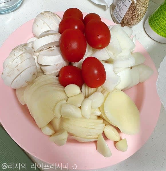 빠삐요트에 넣을 다른 재료들도 손질해주어 준비해주세요