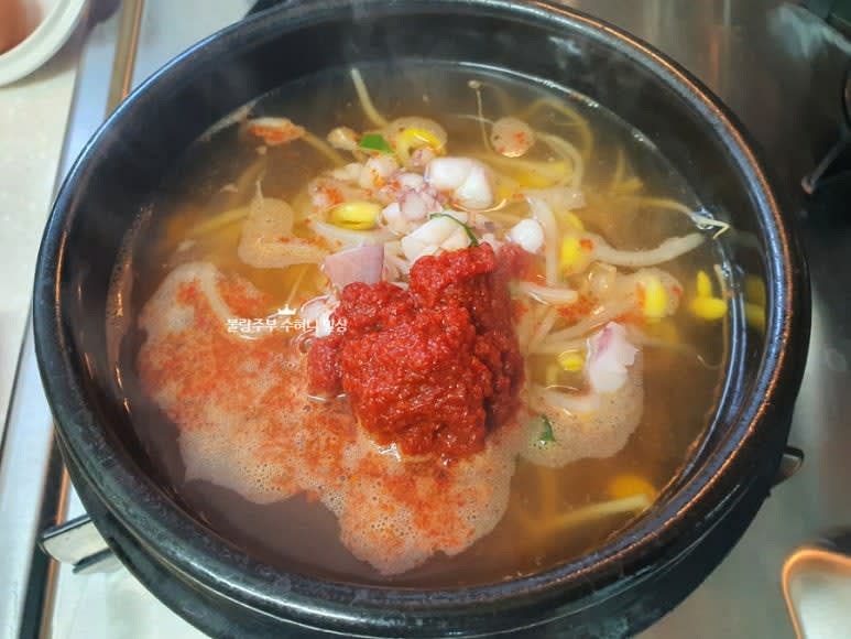 간은 국간장, 액젓, 새우젓 등으로 해주시고 부족한 간은 소금으로 해주시면 됩니다.