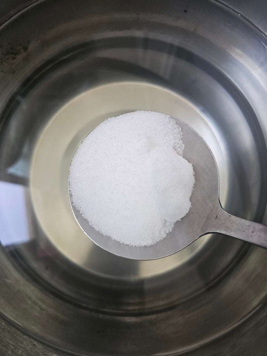 열무는 소금 2국자로 1시간 동안 절이고, 열갈이는 1시간 30분 동안 절입니다.