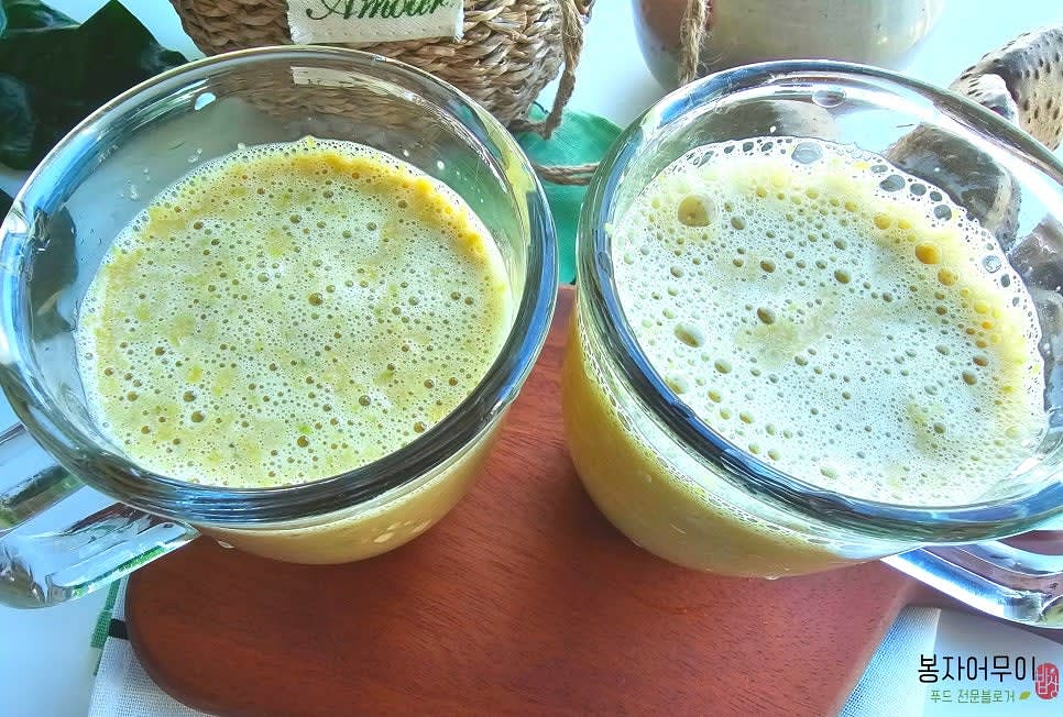 완성된 주스를 컵에 담아 즐겨보세요.