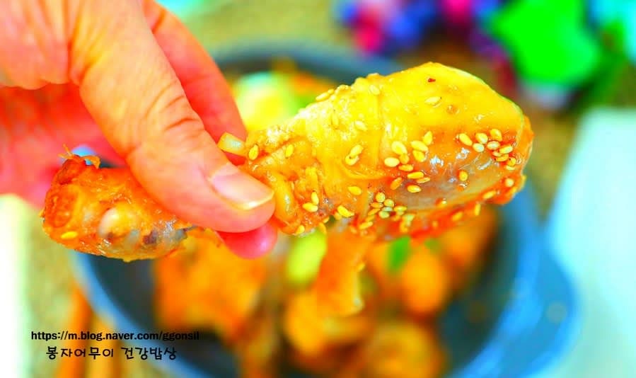 소스가 닭에 잘 배어들면 완성입니다.