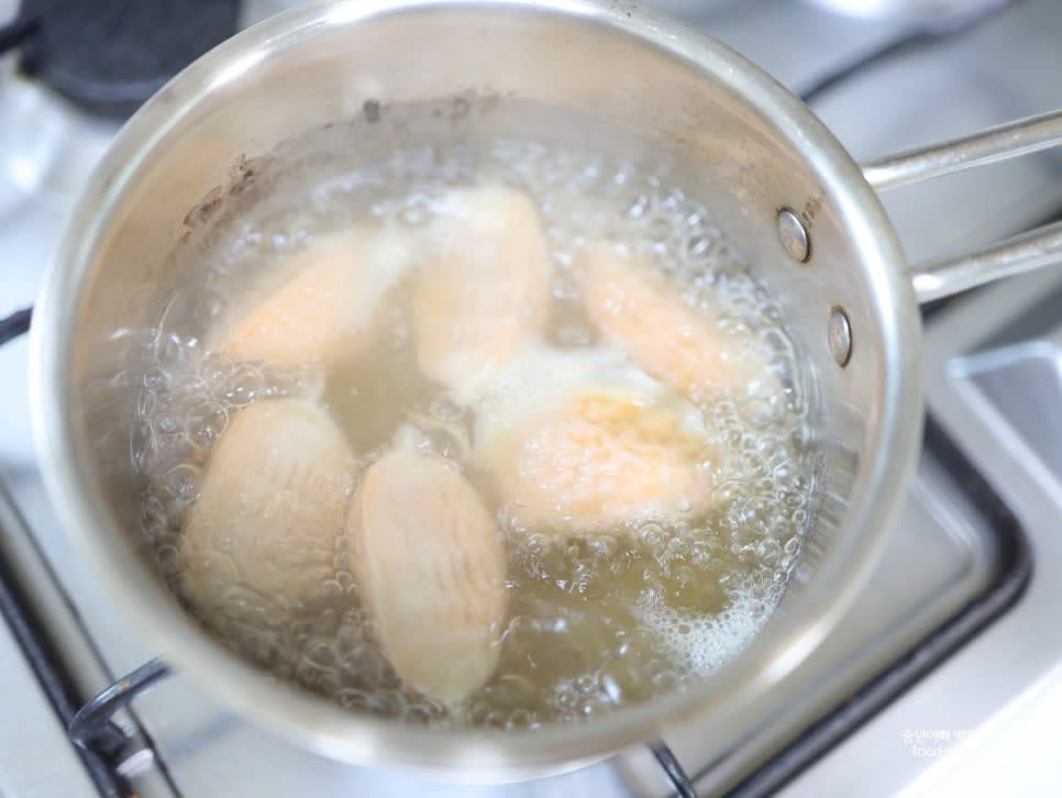 5분 정도 끓여 주세요.