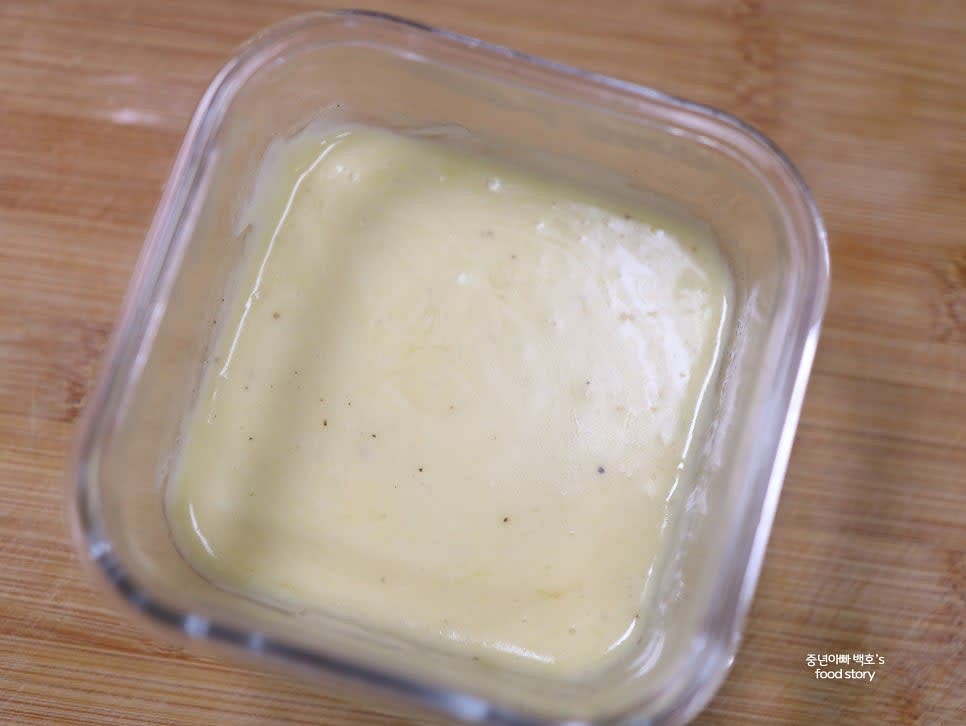 완성된 소스가 걸쭉해지면 나초 치즈소스가 준비됩니다.