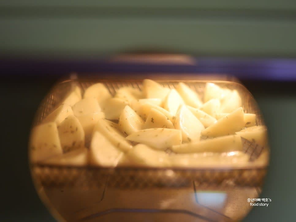 200도에서 15분간 감자를 돌려줍니다.