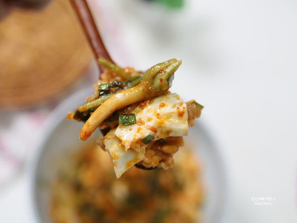 잘 섞어 맛있게 비벼 드세요.