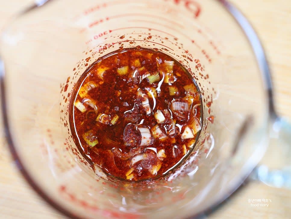 전자레인지에서 꺼낸 후 한 김 식힙니다.