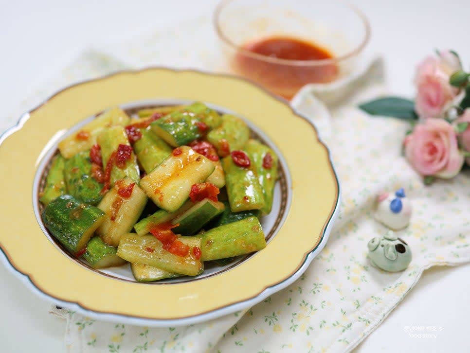 그릇에 잘 담아 완성합니다.