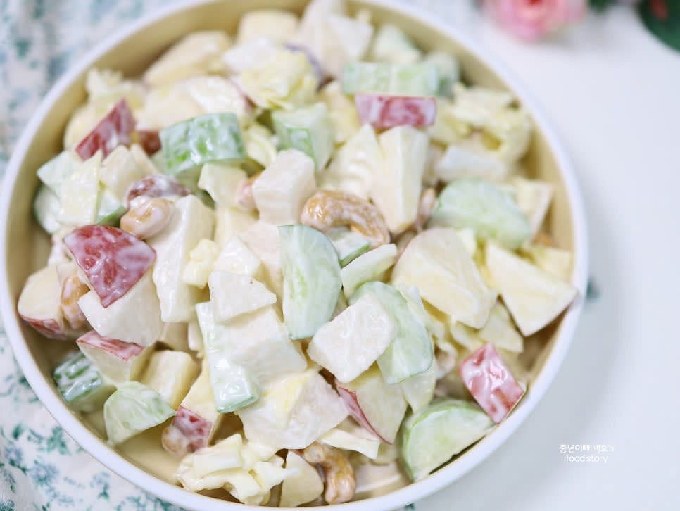 그릇에 담아냅니다.