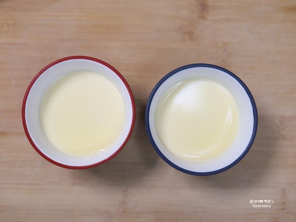 녹인 푸딩을 냉장고에 하룻밤 두거나 냉동실에 30분 정도 두어 차갑게 굳힙니다.