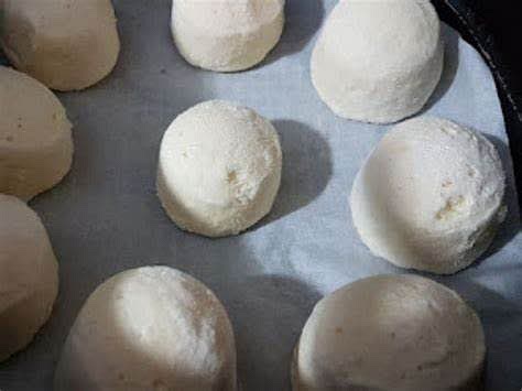 After rolling the cheese balls and placing them on the baking sheets, you can freeze them uncooked. They can be baked directly from the freezer to the oven. Once cooked, they will last for only a couple of days.