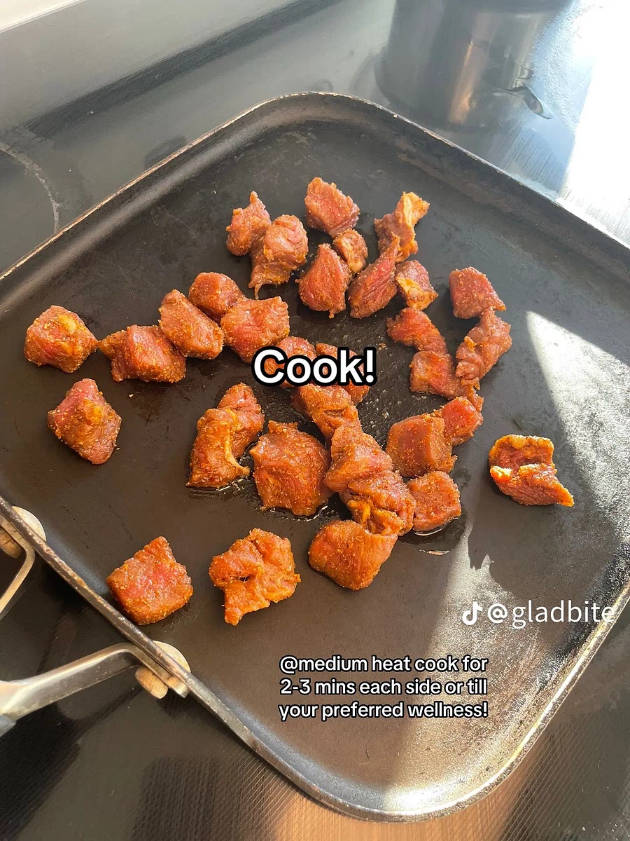 Cook the steak for 2-3 mins