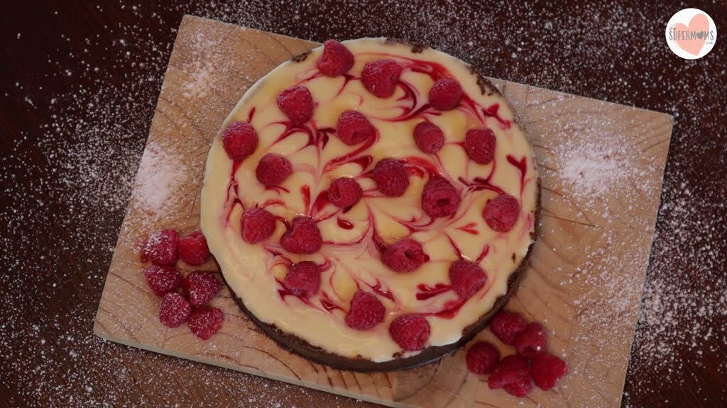 Place spoonful's of the coulis around the top.