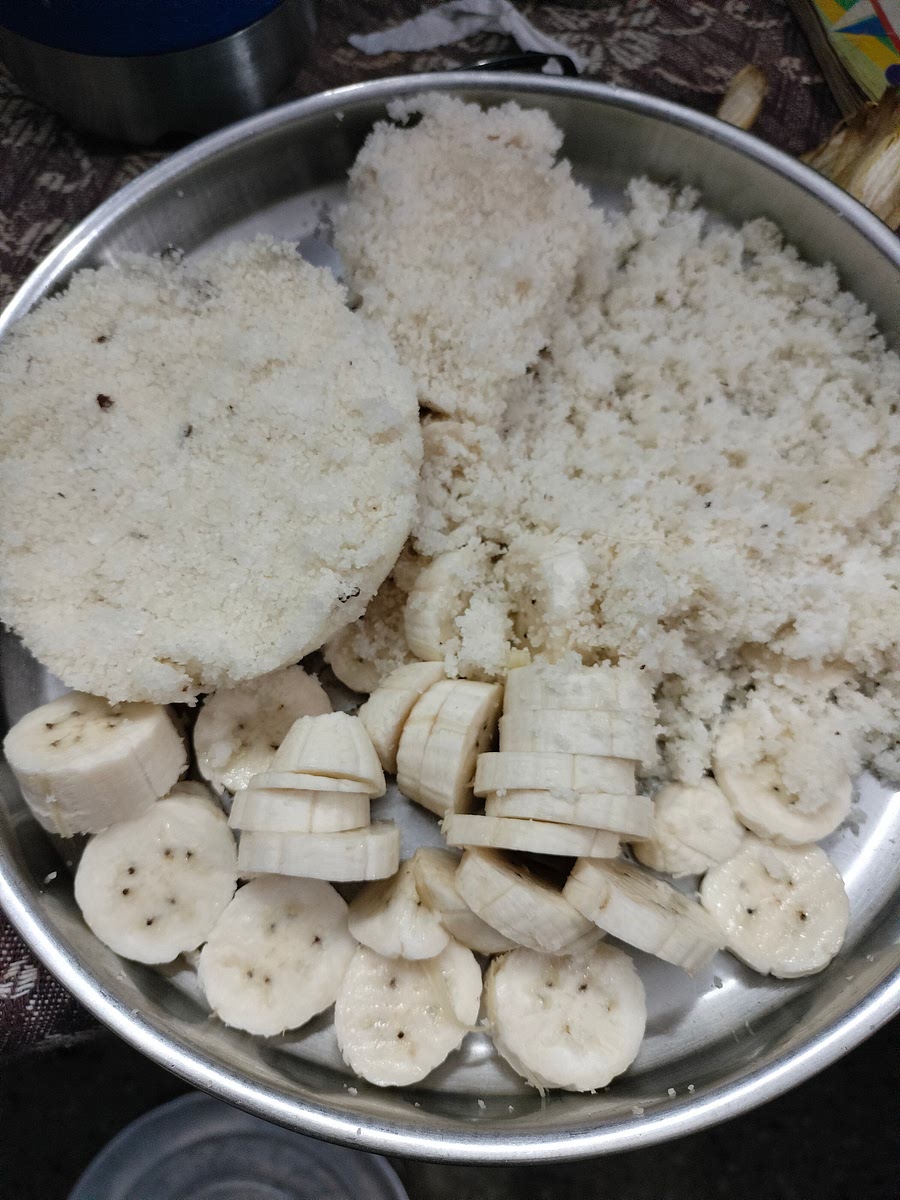 Once cooked, you can combine the rava puttu with bananas, mashing them together and rolling them into sweet balls