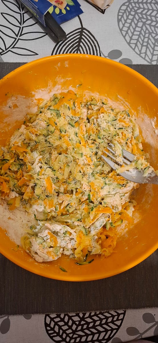 Dopo 15 Min aggiungi la farina