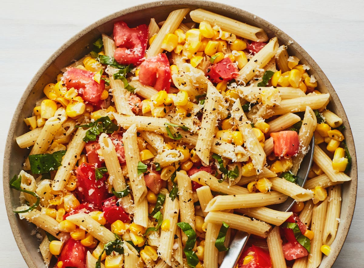 Cook tofu cubes with corn pasta and rosemary, mix with other ingredients as needed, enjoy yummy