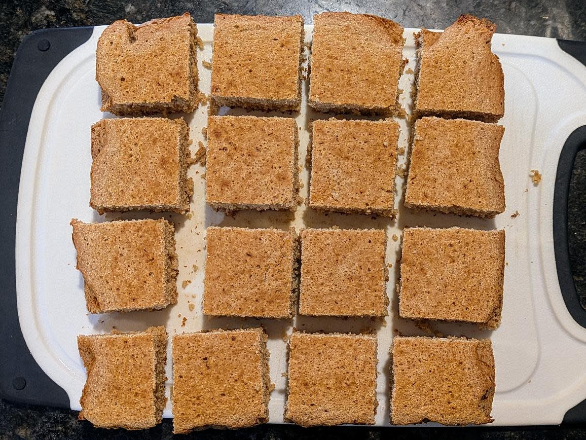 When completely cooled, cut into 16 slices. Store in the fridge for a week, or the freezer indefinitely