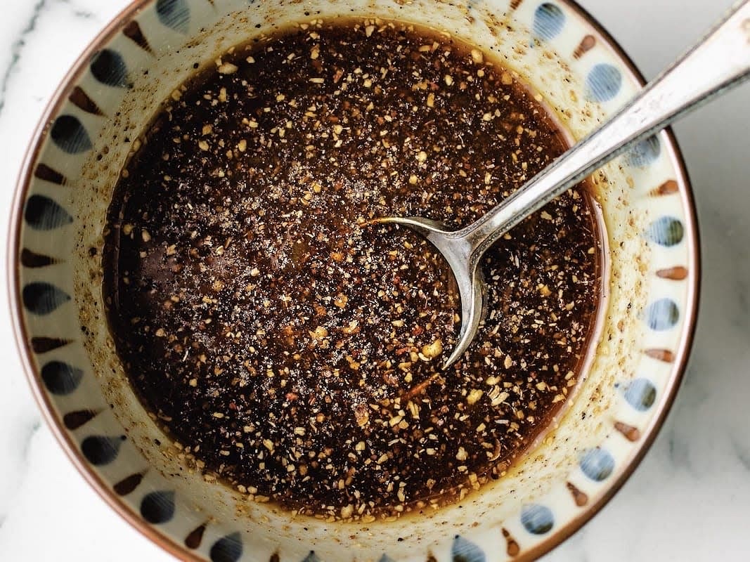 In a separate bowl, mix and stir-well the black pepper sauce.