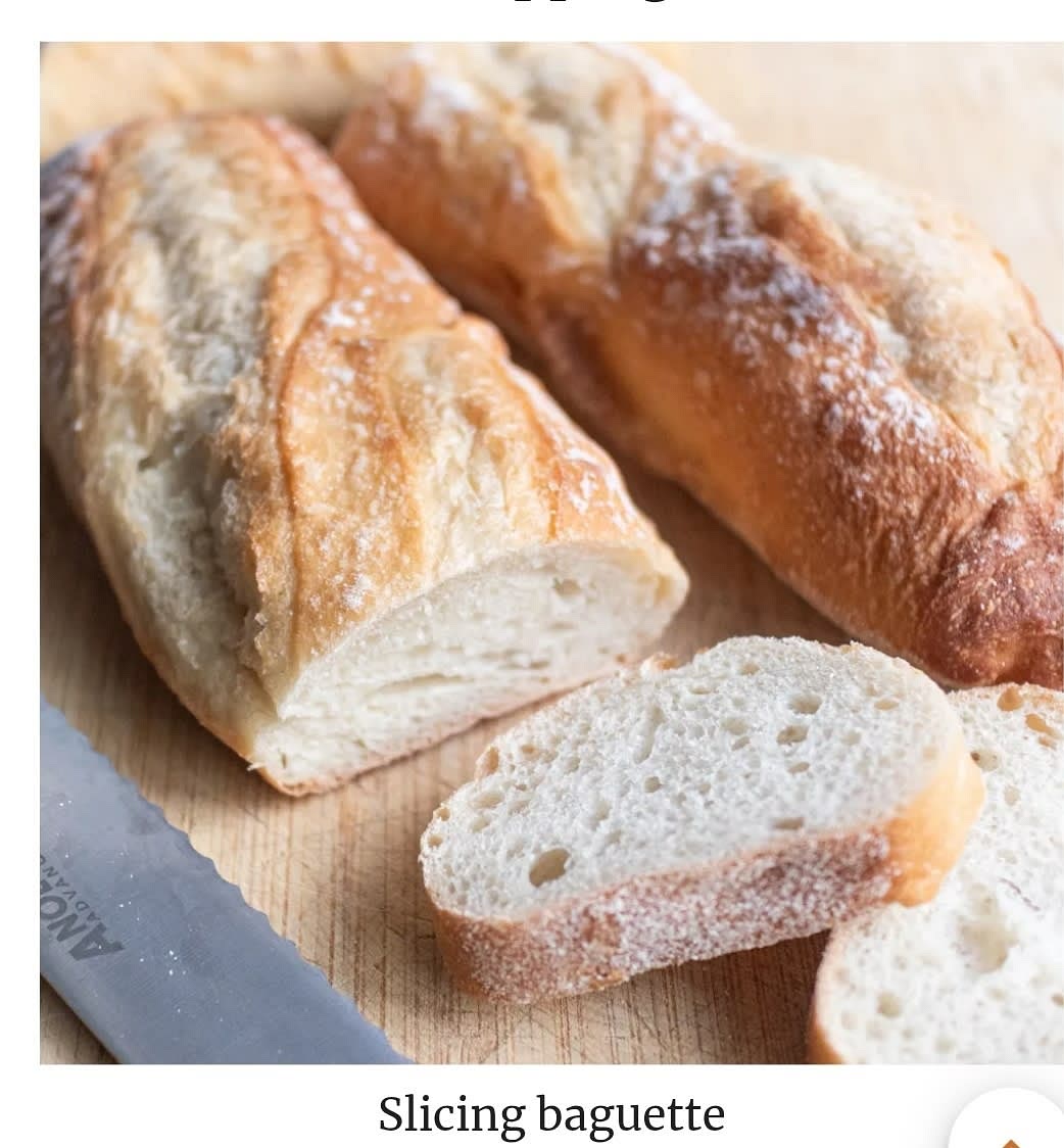 Slice the French Baguette
Cut the French bread into thin slices, about 1/2 inch thick. I prefer cutting straight down for small bite-sized portions. If you prefer large portions, cut at a diagonal for larger slices for more toppings.