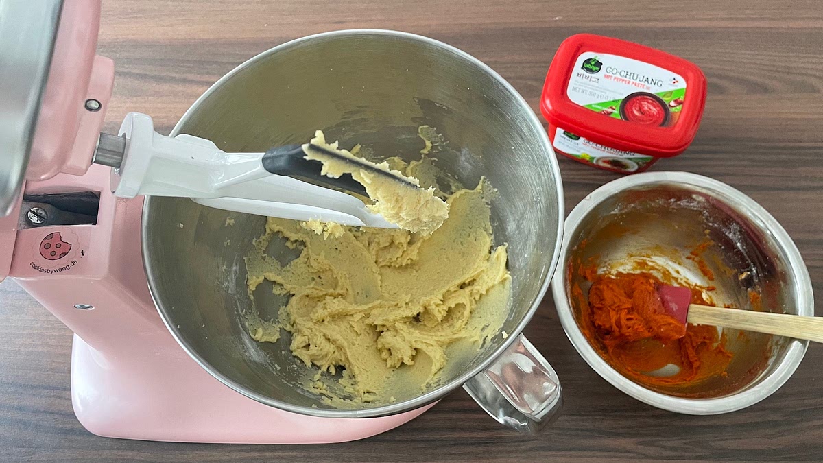 2. Make the Gochujang sugar paste
In a small bowl, combine the softened butter, brown sugar, and gochujang. Mix until smooth and fully incorporated. If the paste is too liquid, add some flour. Set aside.