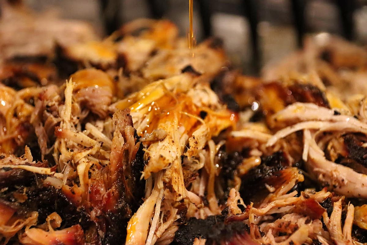 Add the BBQ Pork or Chicken on top of the bechamel