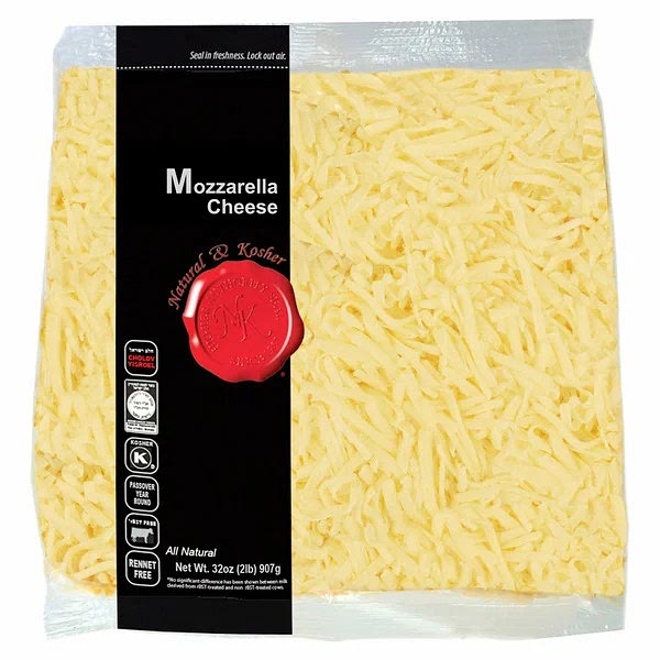 Add enough mozzarella to cover the bechamel