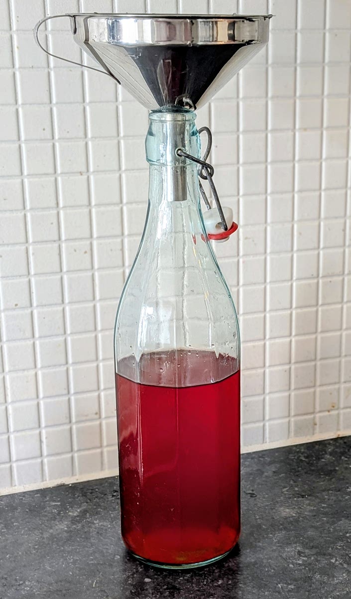 Once the 40 days have passed, filter the flavoured vodka into a 1L bottle.