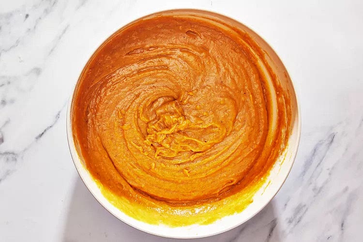 Add dry ingredients, and mix until incorporated and no pockets of flour remain.