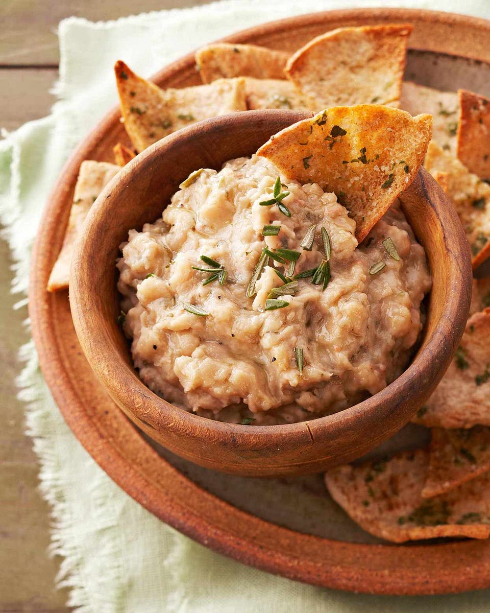 Transfer bean spread to a serving bowl and serve warm or at room temperature with vegetables.