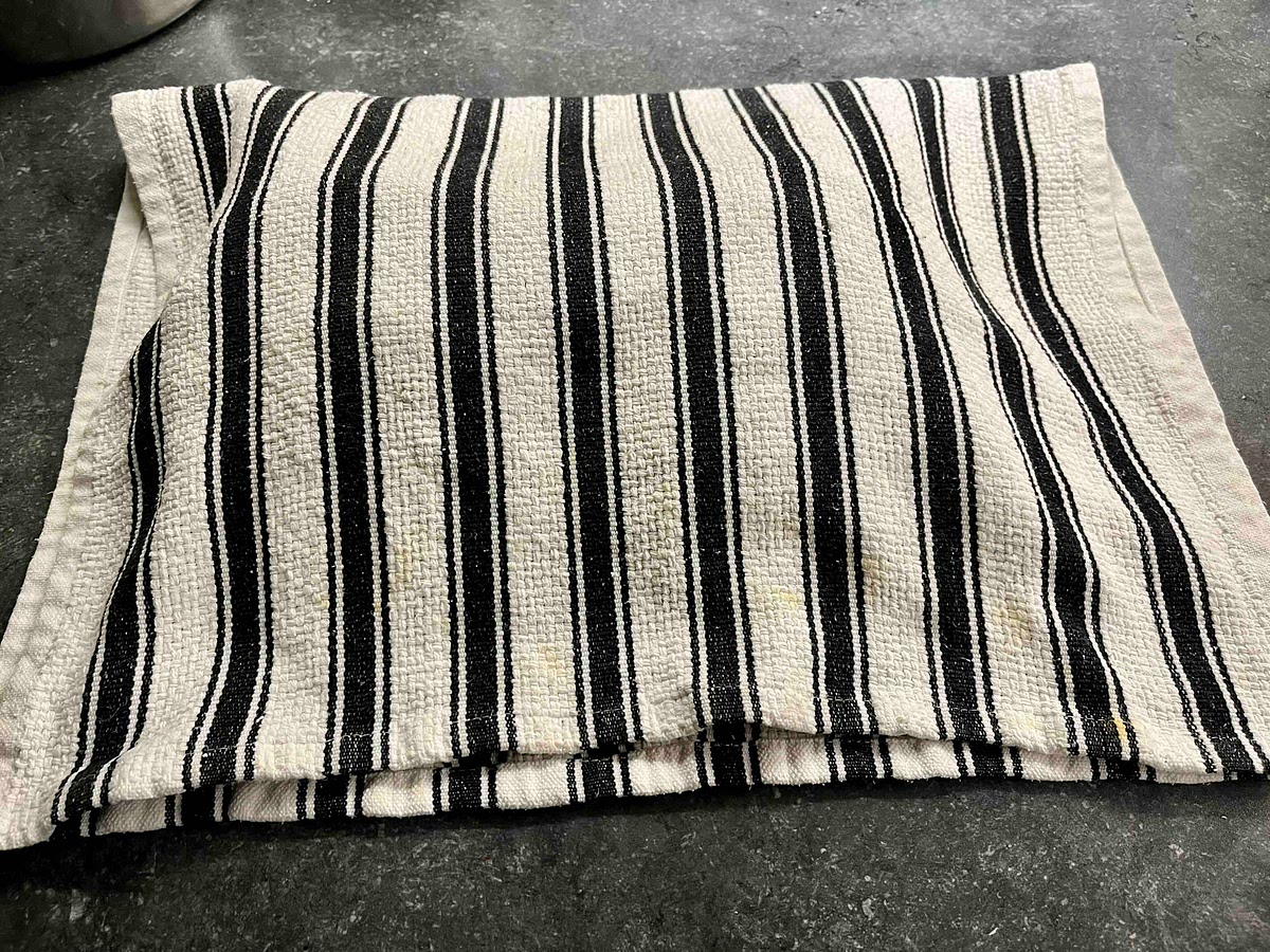 Once all are cooked, let them cool down inside a tea towel, so they stay moist and fluffy.