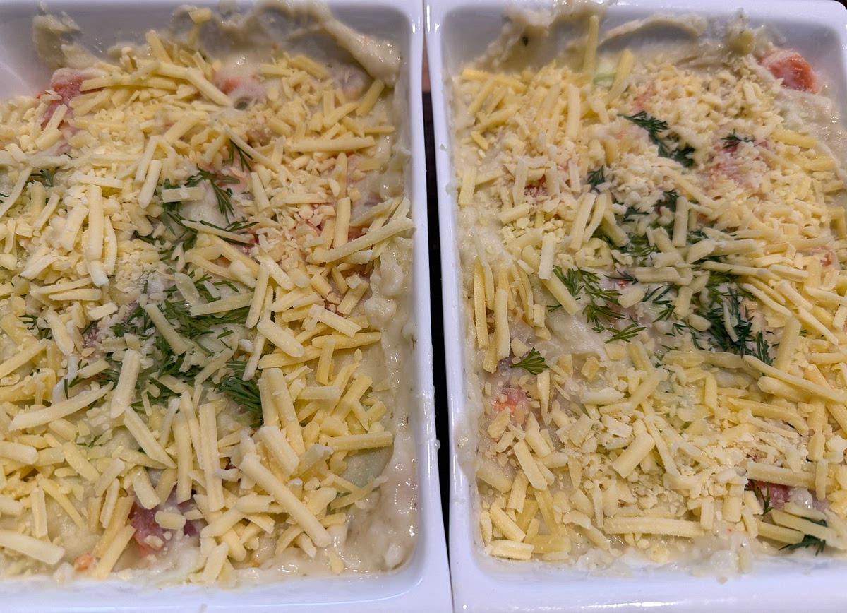 Sprinkle grated cheese on top and then bake in the oven for 30 to 40 minutes until the top is golden and bubbling