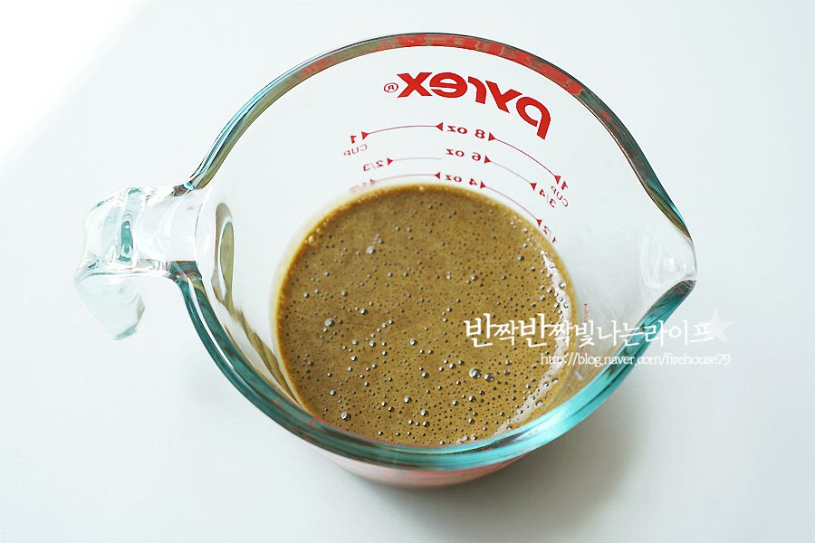 내장을 조리하기 편하도록 핸드블렌더에 갈아두었어요. 상황에 따라 칼로 잘게 썰어주어도 되어요. 블렌더에 갈아주는게 훨씬 간편해요.