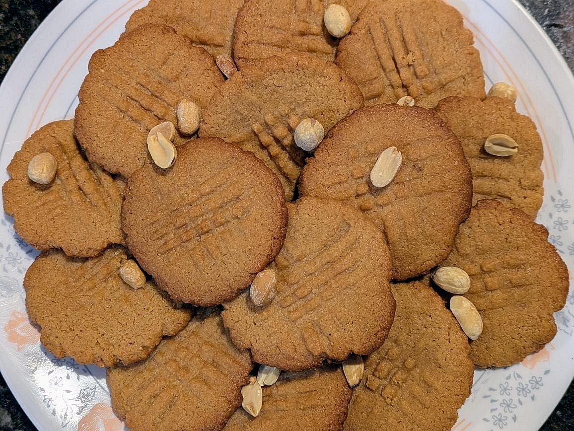 Bake for about 10 min at 350F, or until lightly golden brown. Allow them to cool totally on the pan before removing