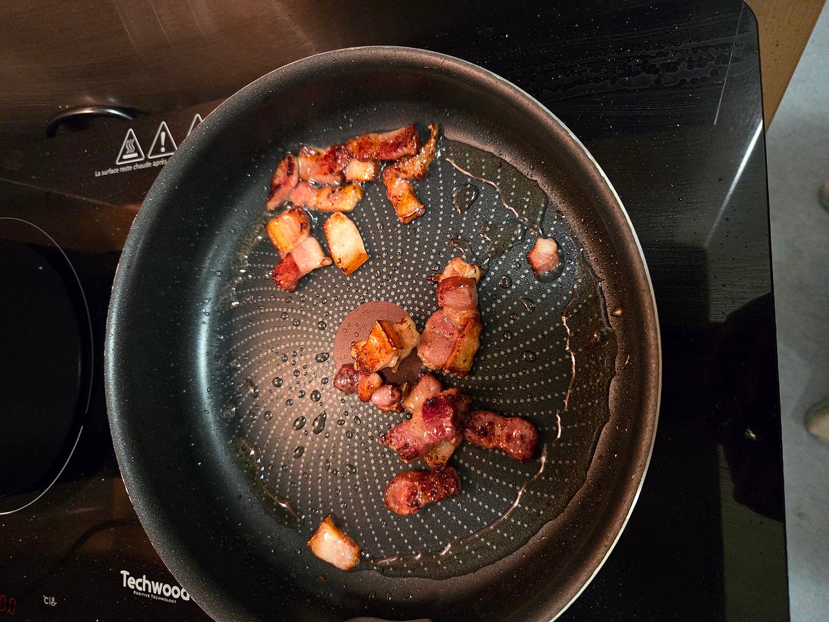 Faire revenir les morceaux jusqu'à ce qu'ils soient de couleur roux