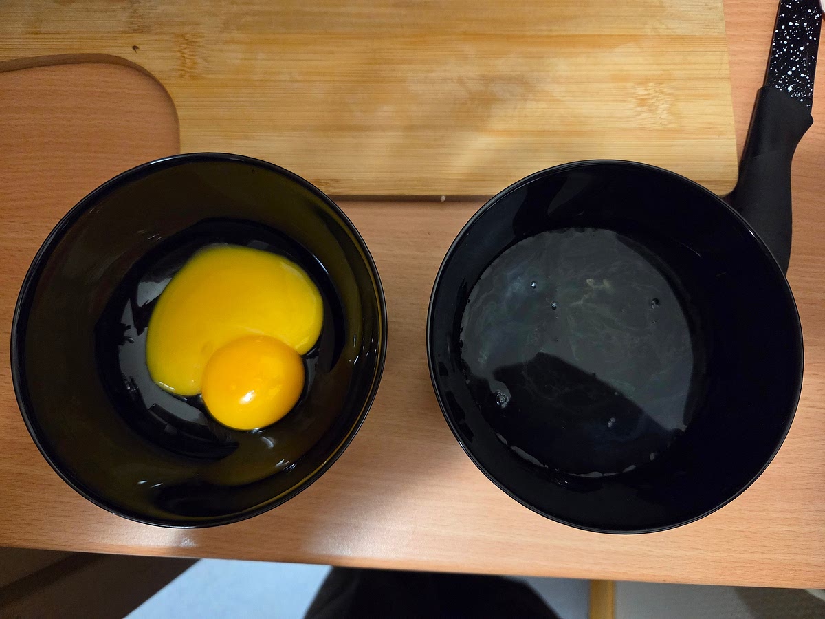Séparer le jaune d'œuf du blanc d'œuf (2 jaunes par personne)