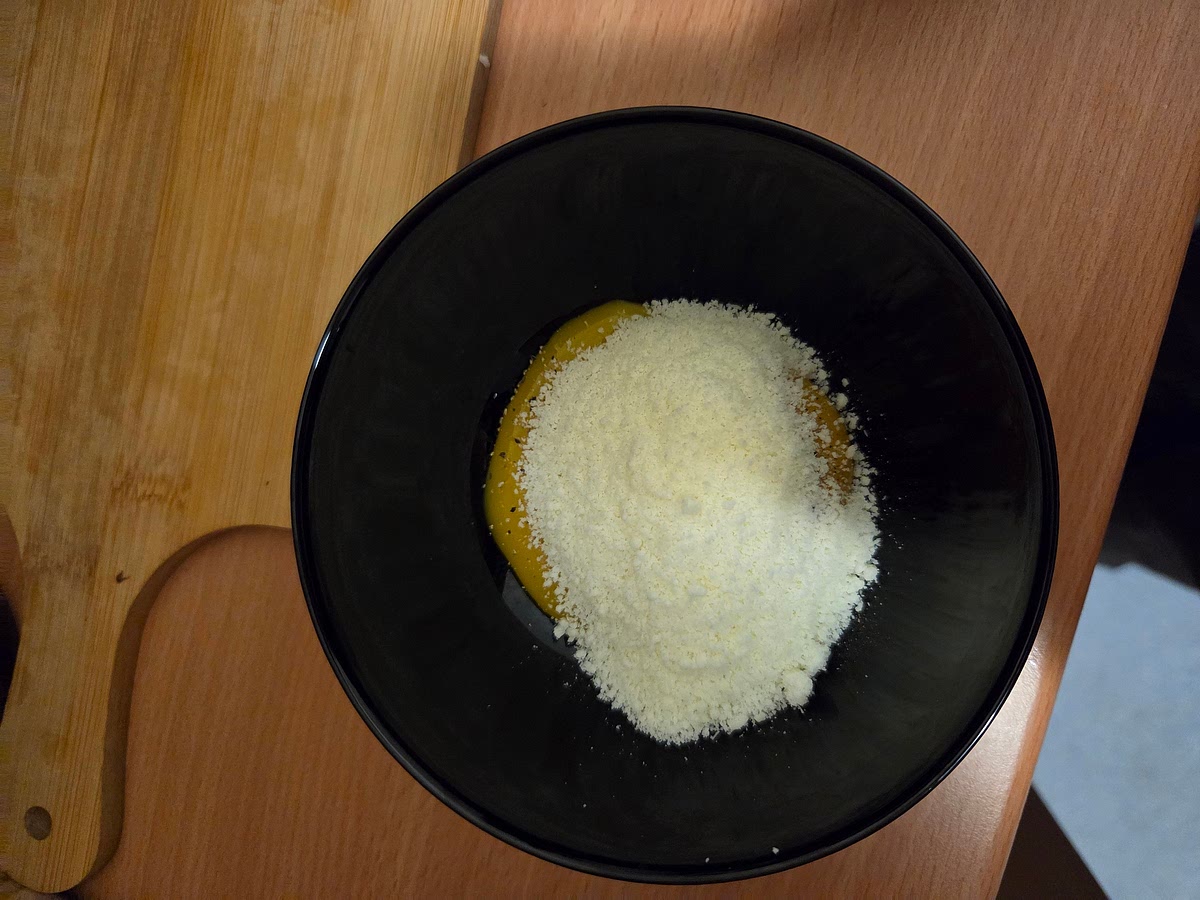 Ajouter du poivre et du pecorino