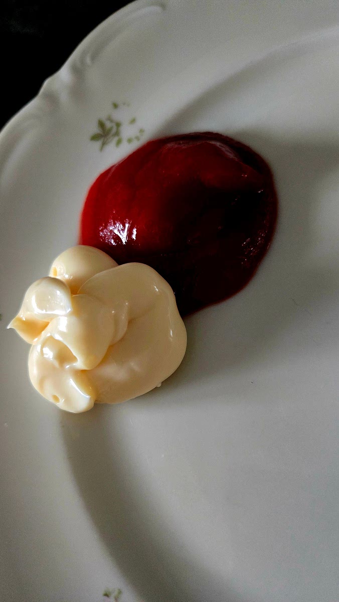 Als Dip optional Ketchup oder/und Majo hinzu geben.