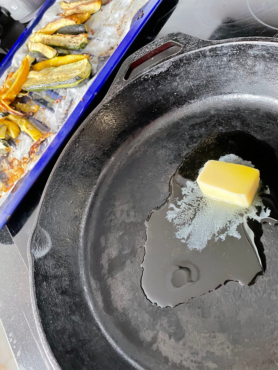 Melt the butter and olive oil in a pot