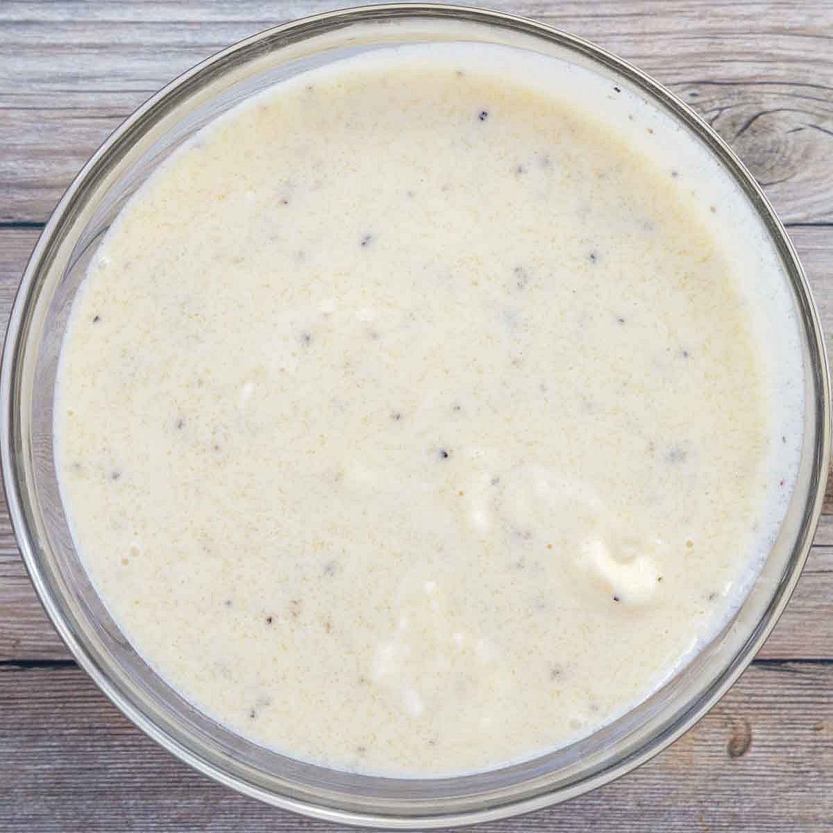 Combine 2 1/2 cups mayo (Dukes) 1/2 cup white vinegar
1/3 cup white sugar
1 tbs. Ginger paste
1 1/2 tsp black pepper
1 1/2 tsp salt
In a medium mixing bowl.